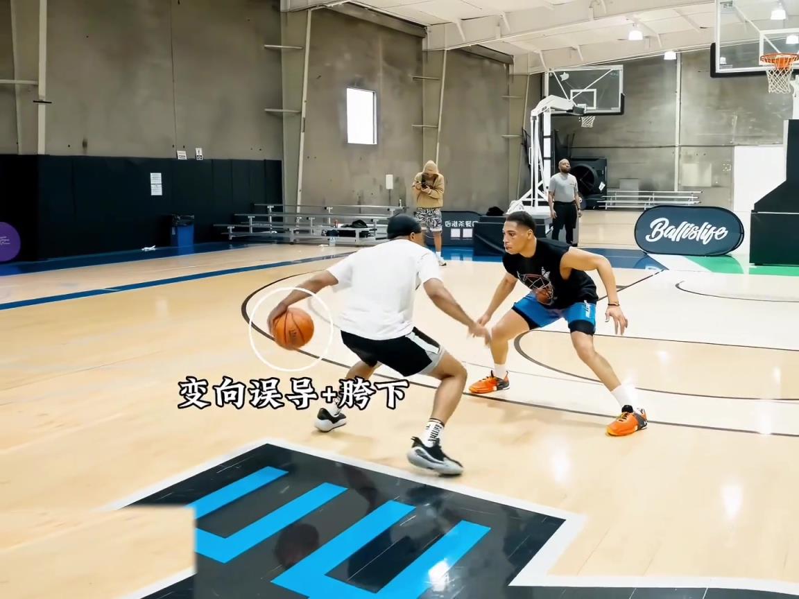 “實(shí)戰(zhàn)中的節(jié)奏過人動(dòng)作鑒賞，連續(xù)胯下變向舞蹈銜接頓拜突破”